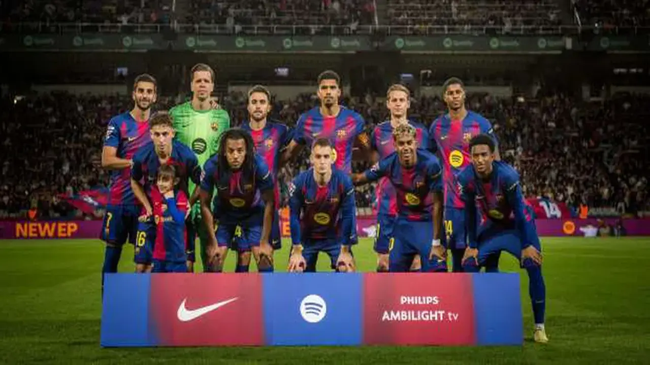 عودة دي يونج وفرمين لوبيز في قائمة برشلونة أمام ريال بيتيس مع الصالح 13